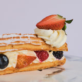 Eclair de frutos rojos